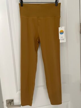 NEW Vuori Rib Studio Legging Dark Golden Size Large Womens Gym Athleisure.  2